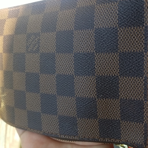 Louis Vuitton Damier Wristlet - Picture 12 of 16